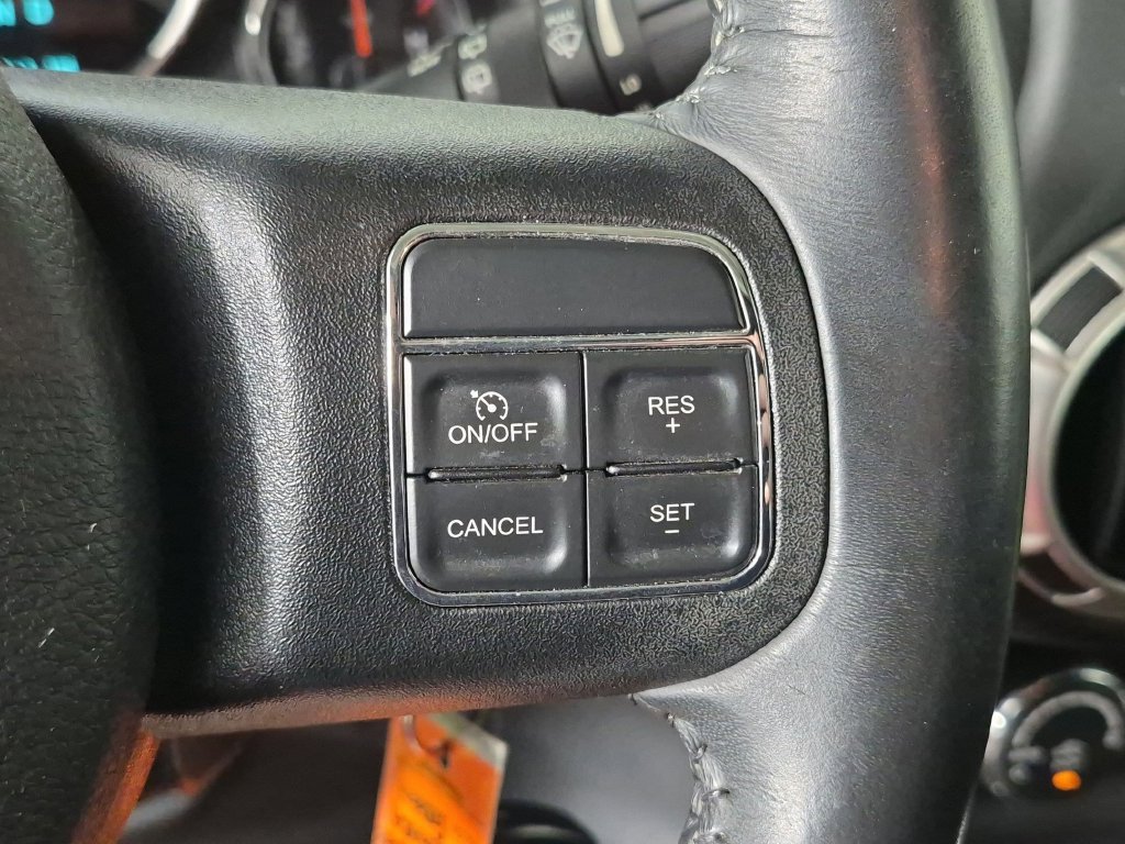 Used 2016 Jeep Wrangler Unlimited Sahara w/ Connectivity Group AWD/4WD image 18