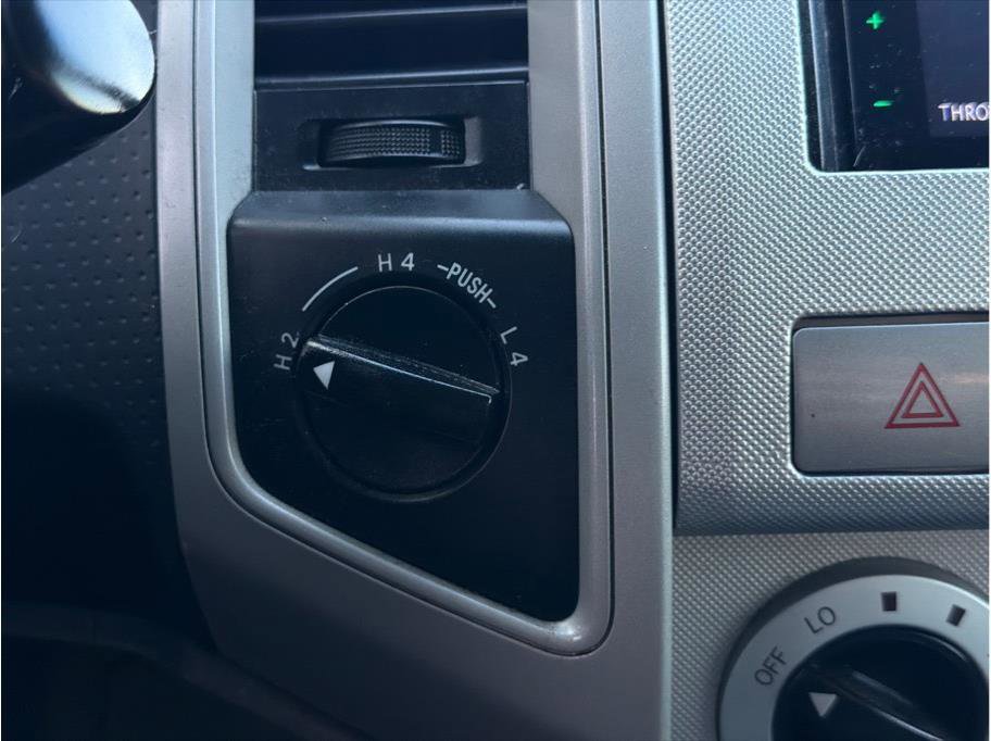Used 2010 Toyota Tacoma 4x4 Access Cab V6 image 19