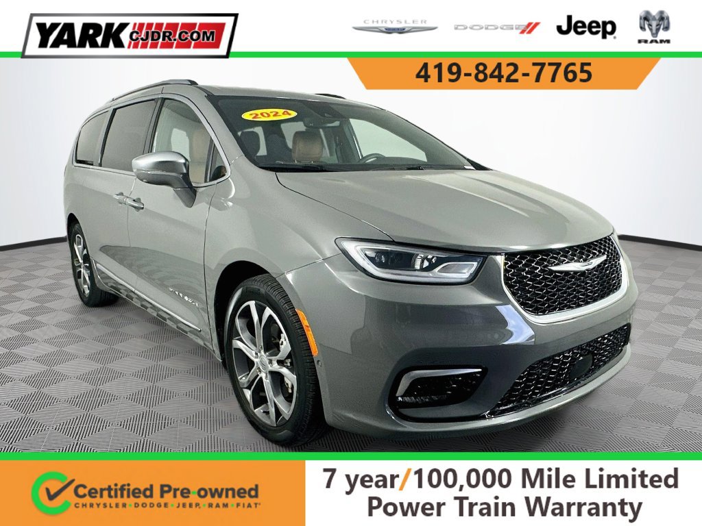 Used 2024 Chrysler Pacifica Pinnacle w/ Trailer Tow Group FWD 360° Tour
