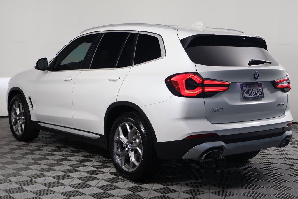 Used 2024 BMW X3 sDrive30i w/ Premium Package image 6