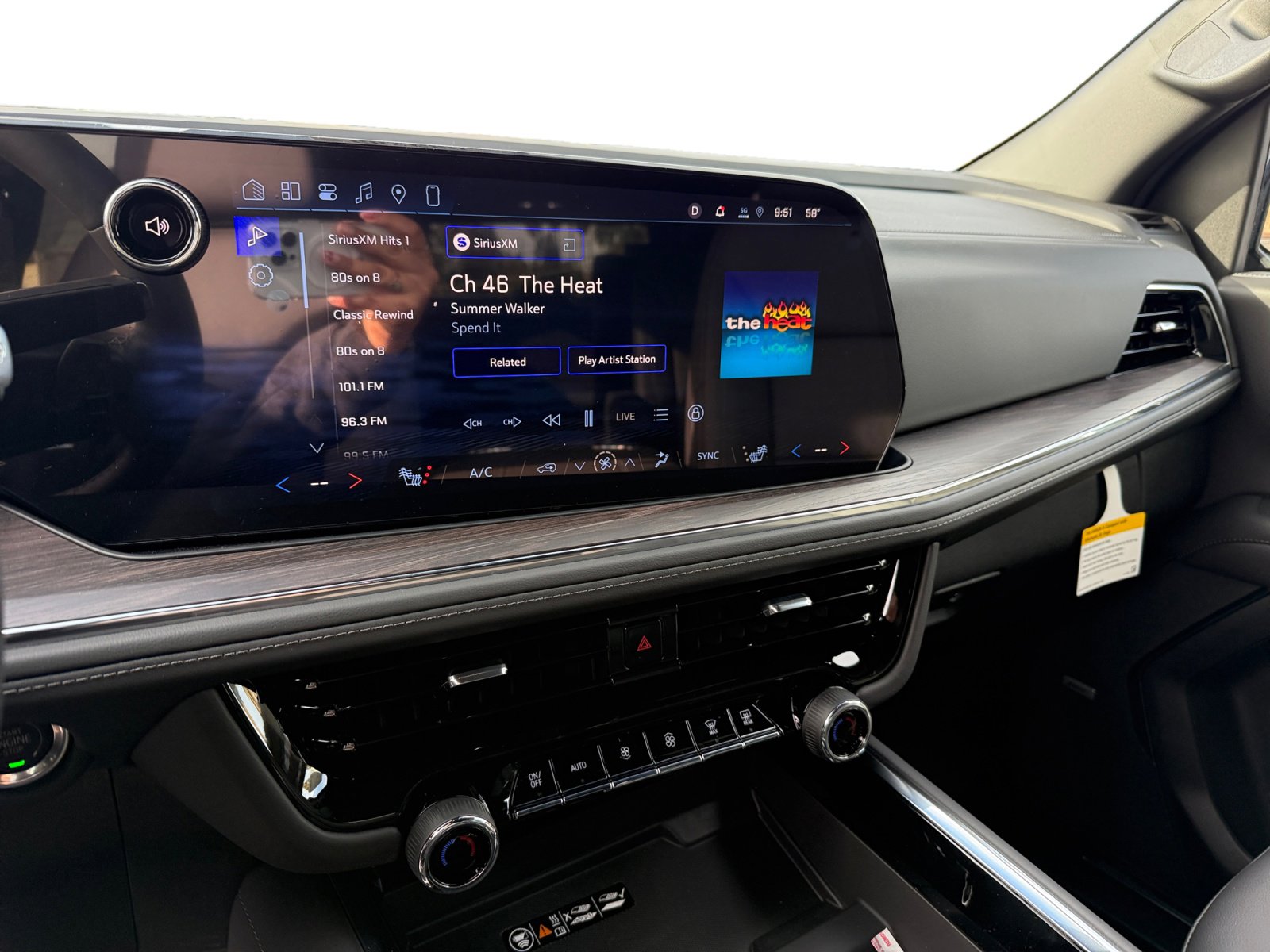 New 2026 Chevrolet Suburban Z71 image 12