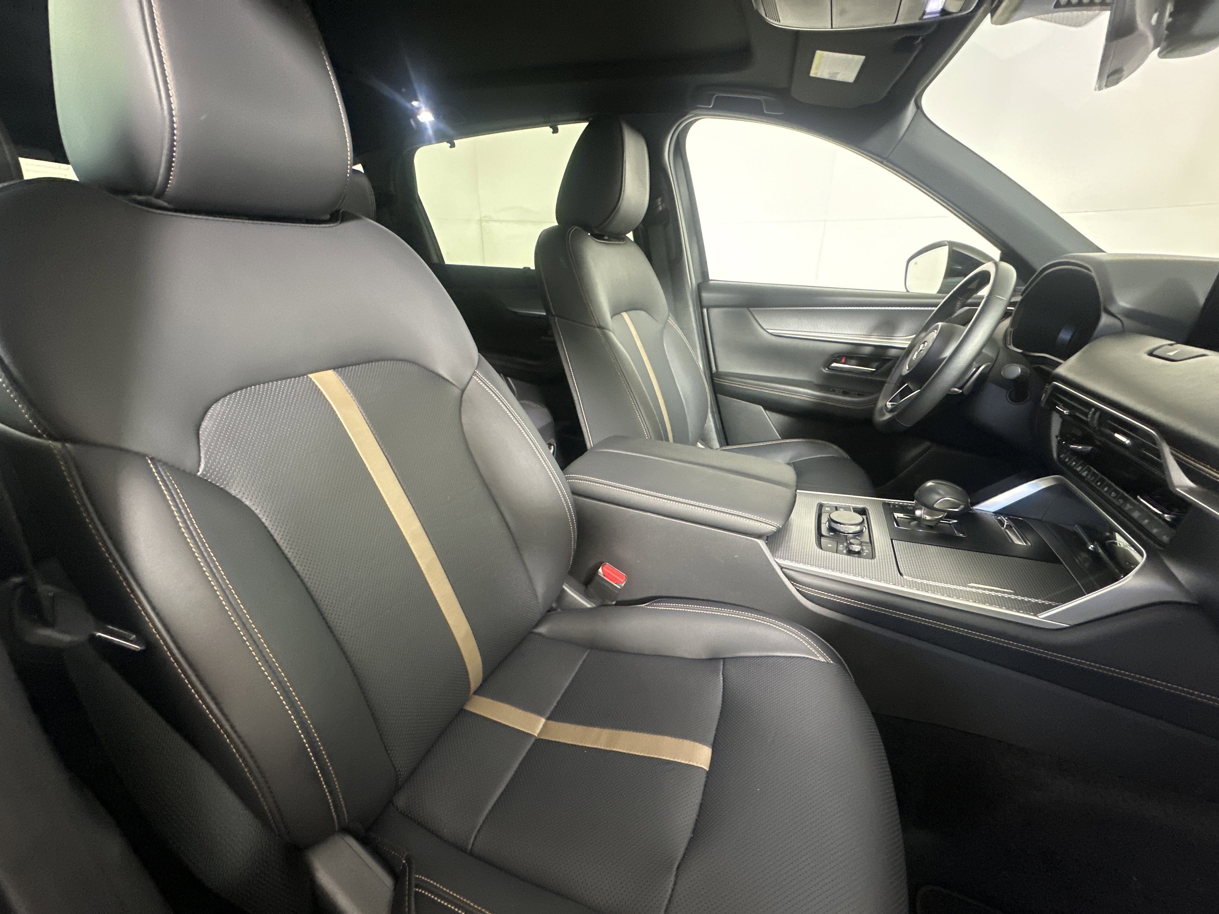 Used 2025 MAZDA CX-70 3.3 Turbo S w/ Premium Package image 23