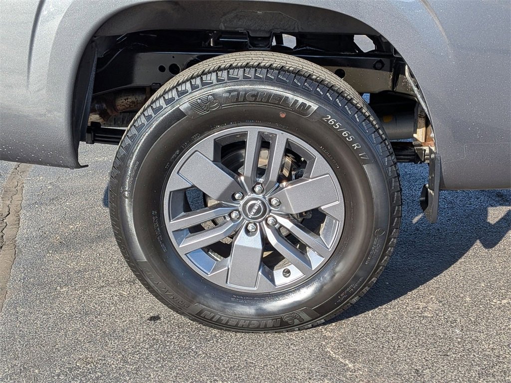 Used 2025 Nissan Frontier SV image 22