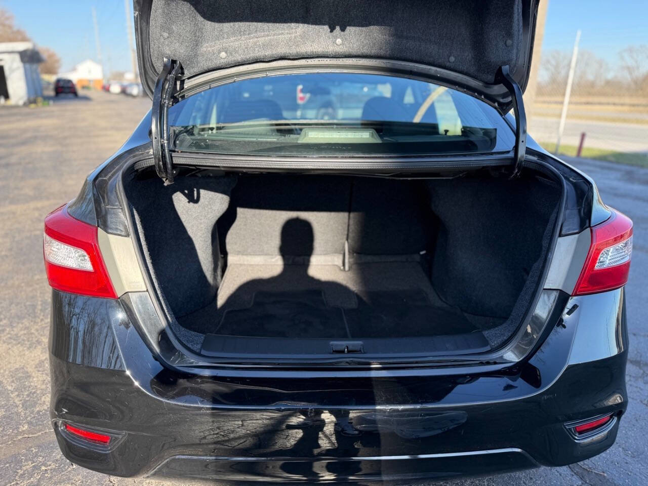 Used 2018 Nissan Sentra SV FWD image 13