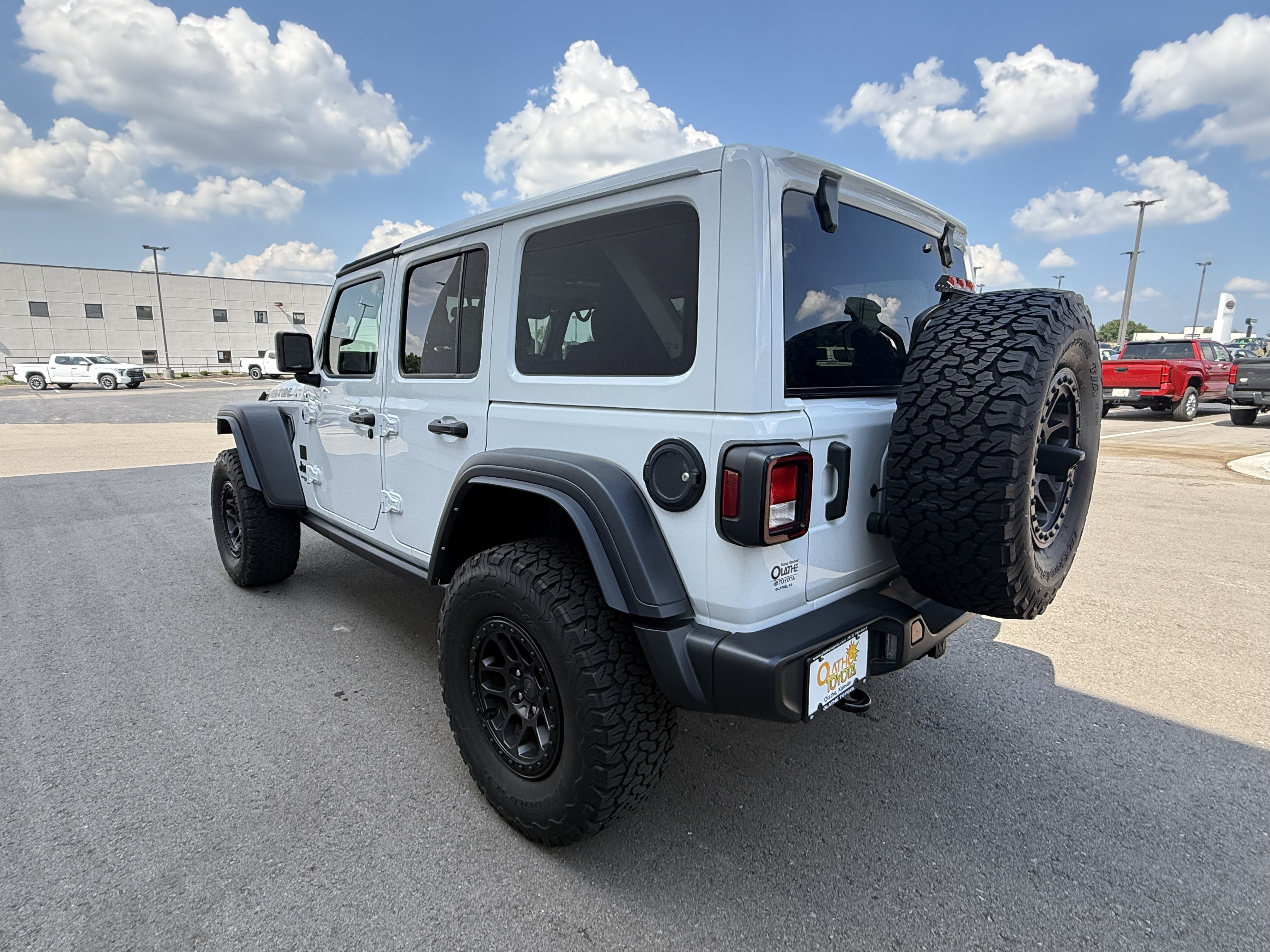 Used 2022 Jeep Wrangler Unlimited Sport AWD/4WD image 17