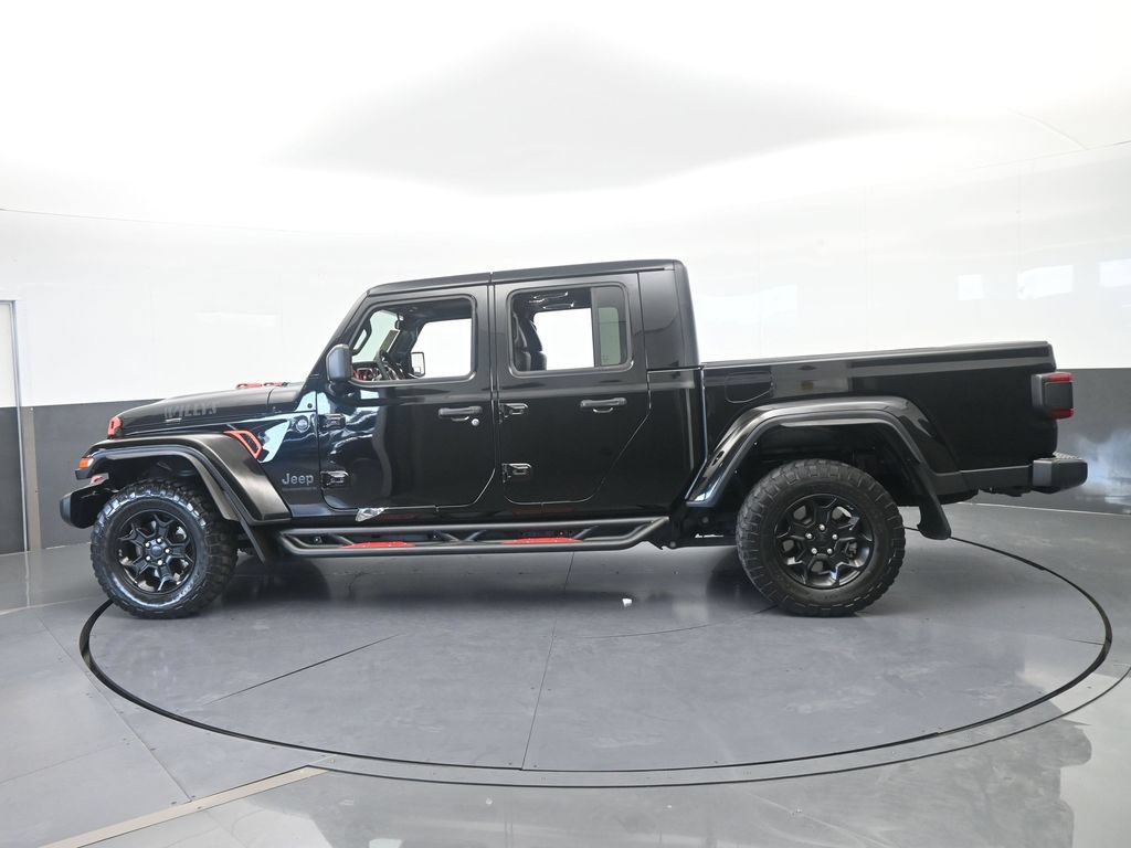 Used 2023 Jeep Gladiator Sport AWD/4WD image 3