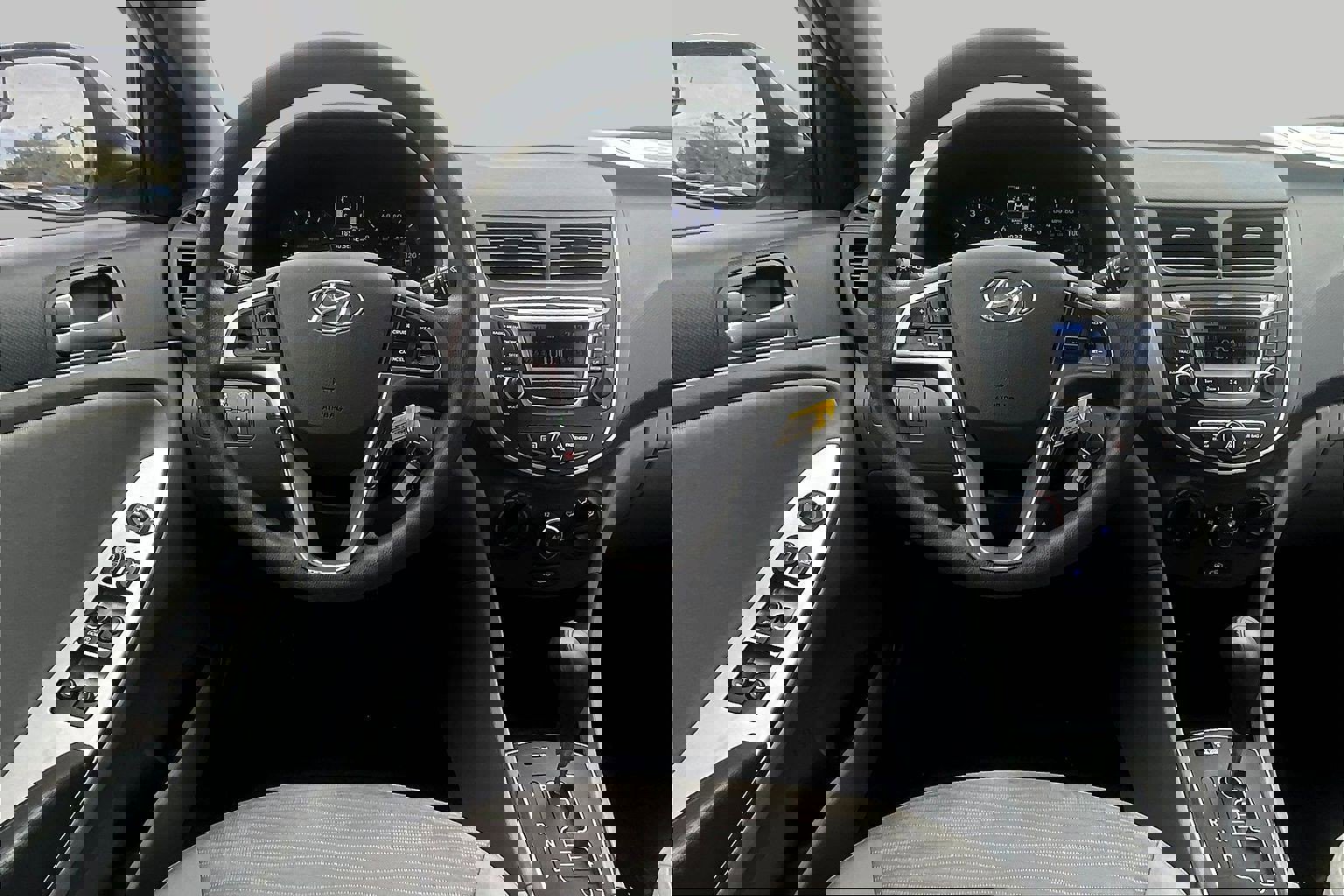 Used 2016 Hyundai Accent SE w/ Option Group 02 image 2