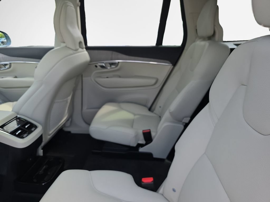 Used 2025 Volvo XC90 B6 Plus w/ Protection Package AWD/4WD image 24