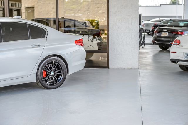 Used 2018 BMW 540i w/ Premium Package RWD image 57