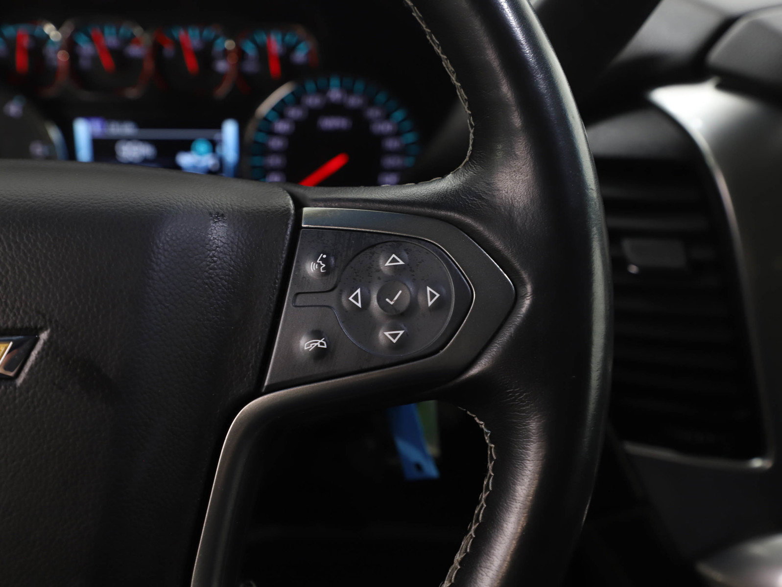 Used 2019 Chevrolet Tahoe LS AWD/4WD image 18