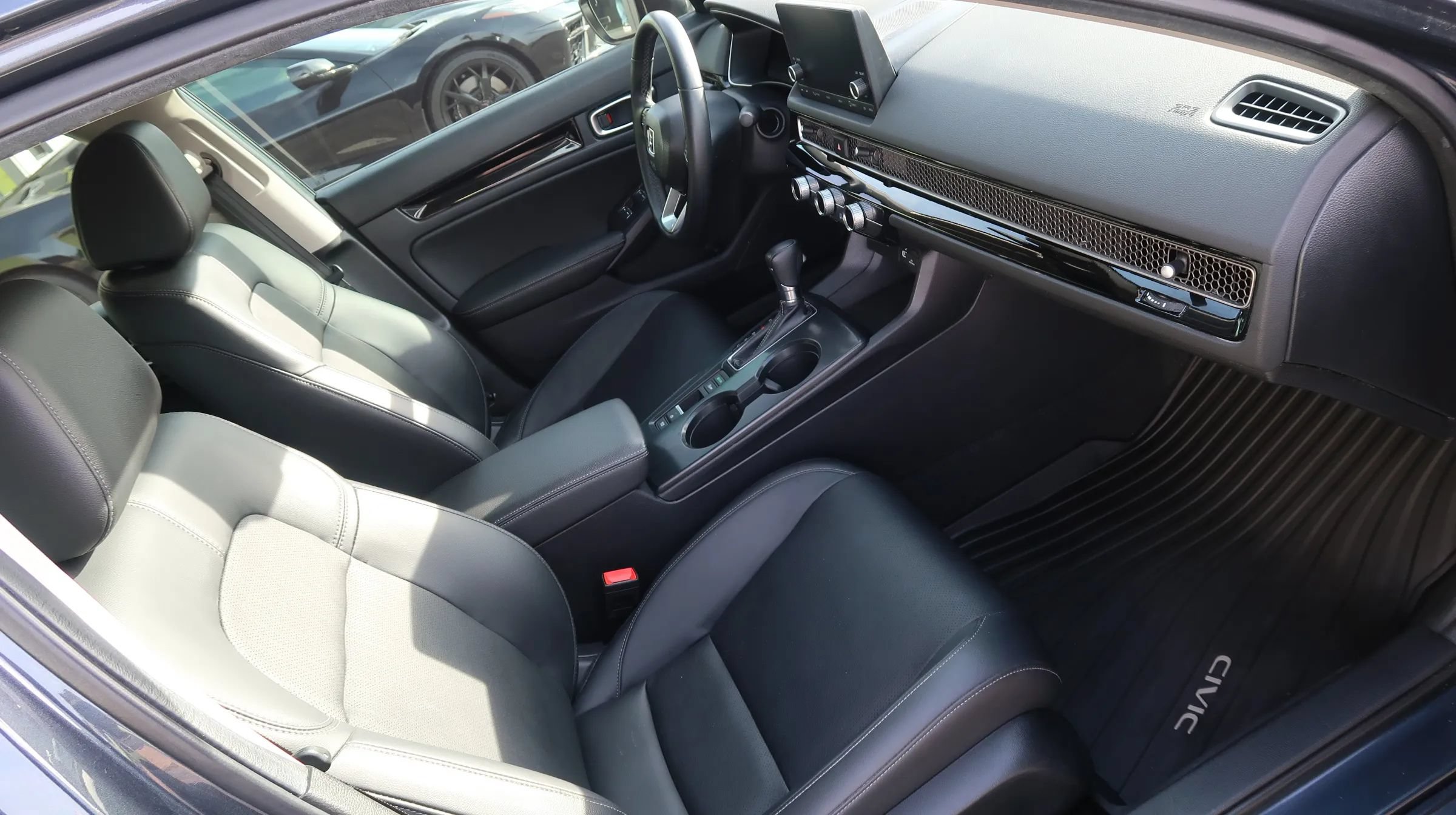 Used 2024 Honda Civic EX-L image 25