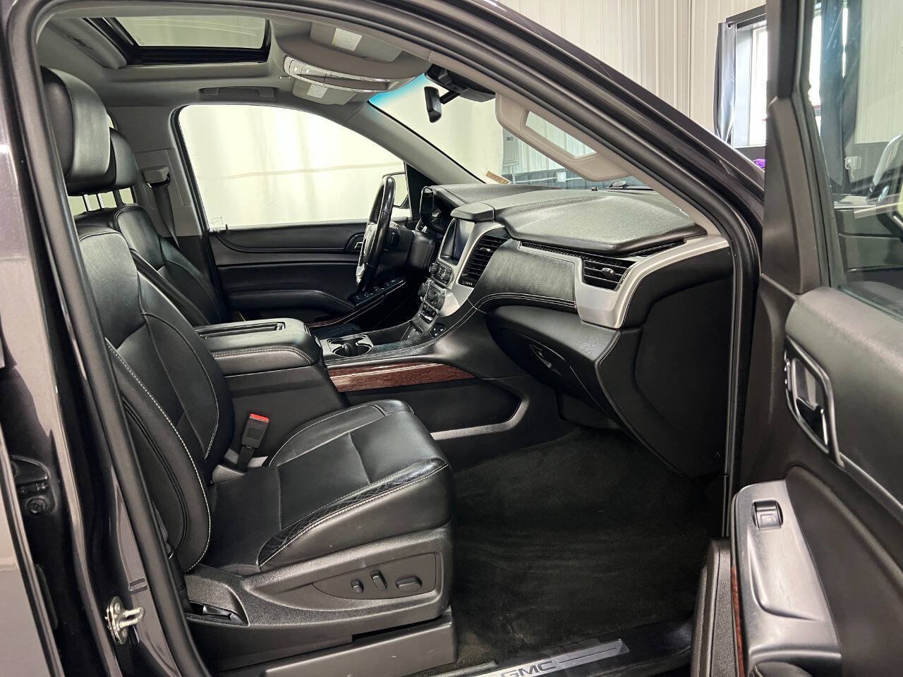 Used 2018 GMC Yukon SLT AWD/4WD image 12