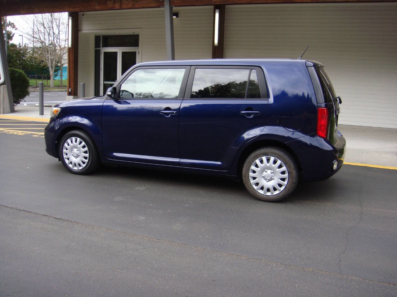 Used 2008 Scion xB image 9