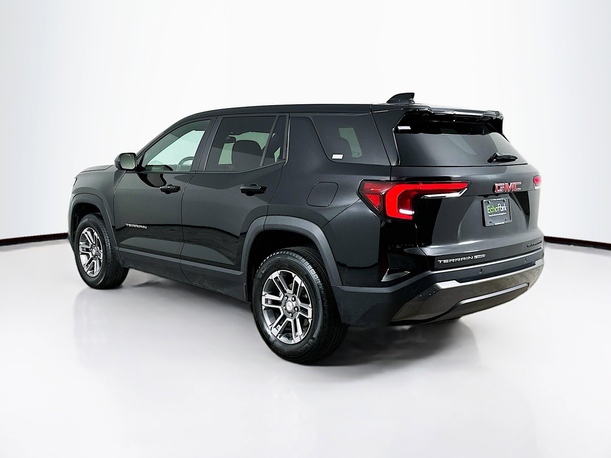 Used 2025 GMC Terrain Elevation image 5