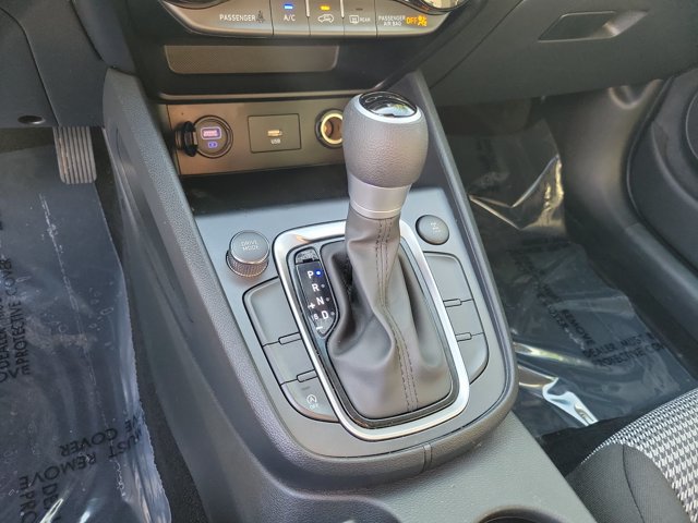 Used 2023 Hyundai Kona SE AWD/4WD image 32