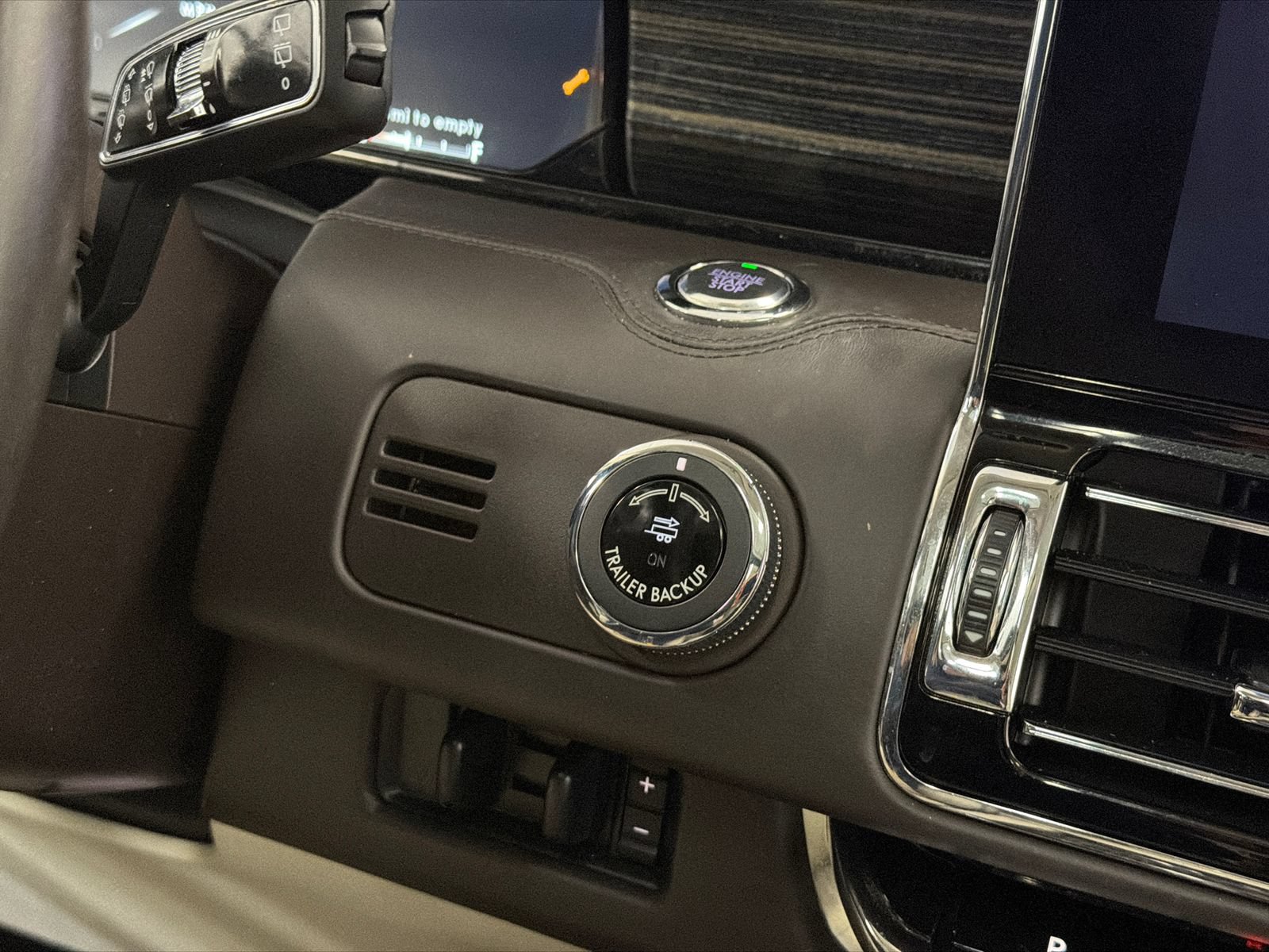 Used 2021 Lincoln Navigator Black Label AWD/4WD image 32
