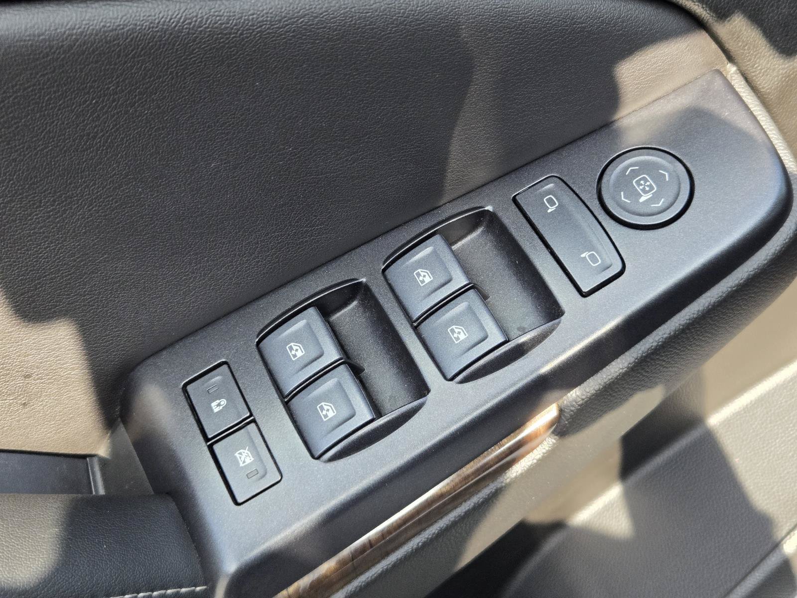 Used 2020 Chevrolet Tahoe LS w/ Enhanced Driver Alert Package RWD image 17