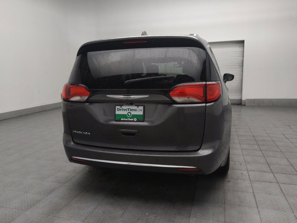 Used 2020 Chrysler Pacifica Touring-L FWD image 7