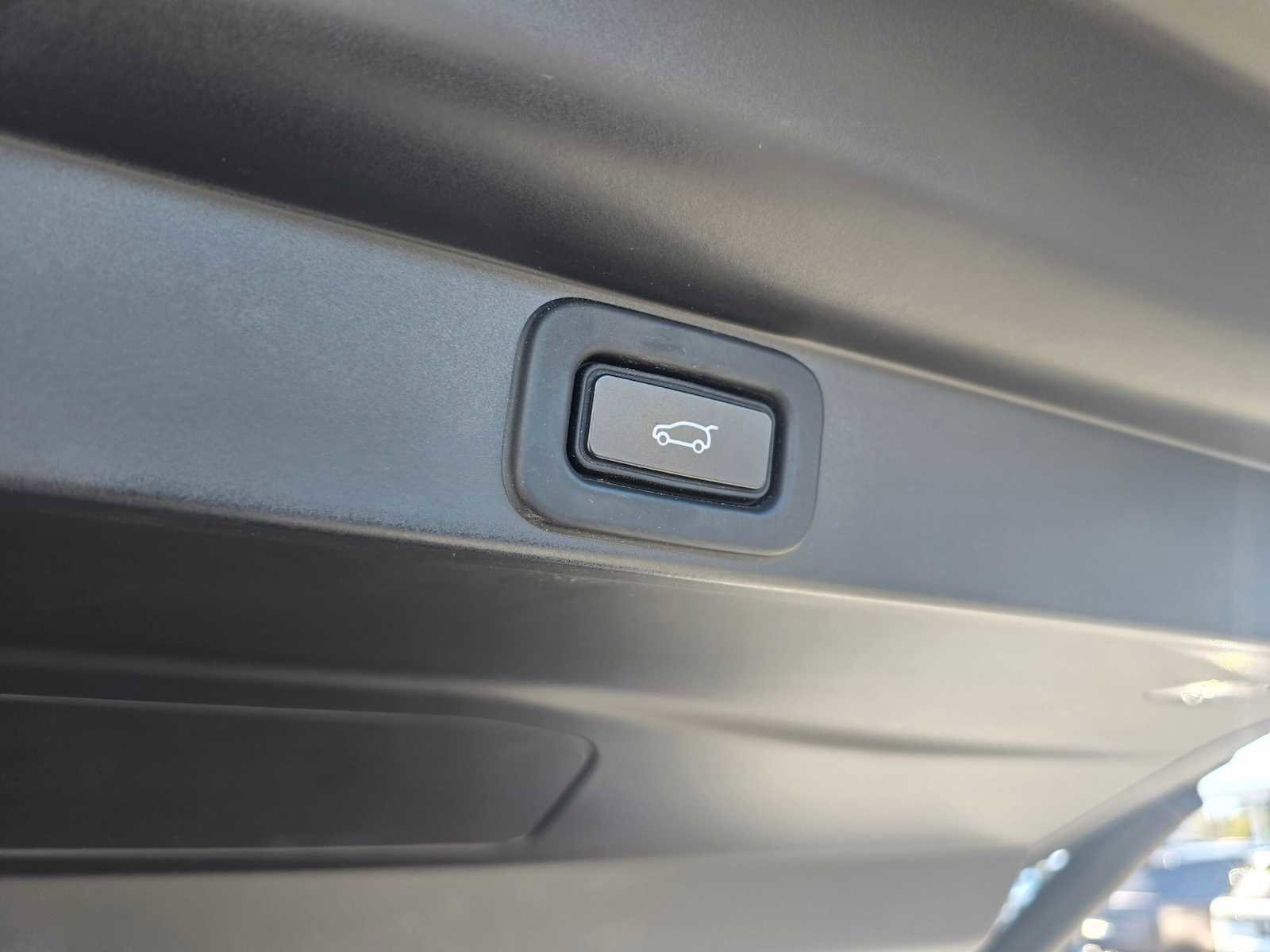 Used 2022 Land Rover Range Rover SE image 18