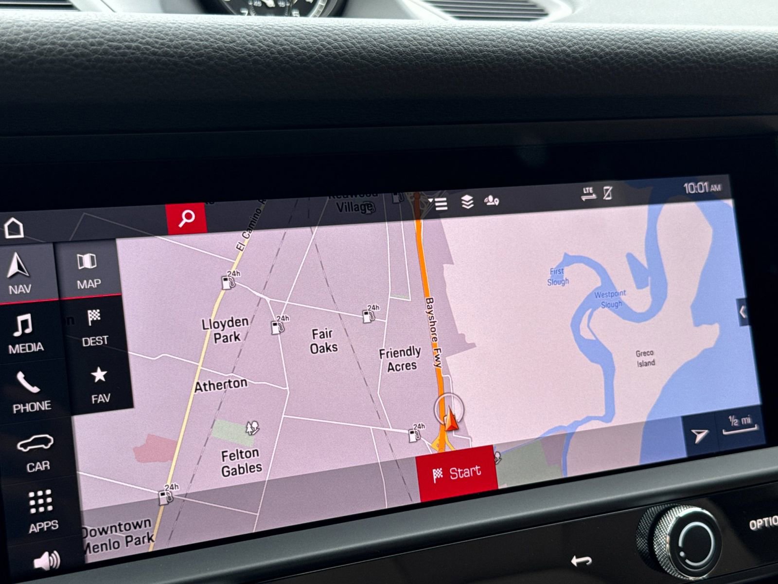 Certified 2023 Porsche Macan image 23