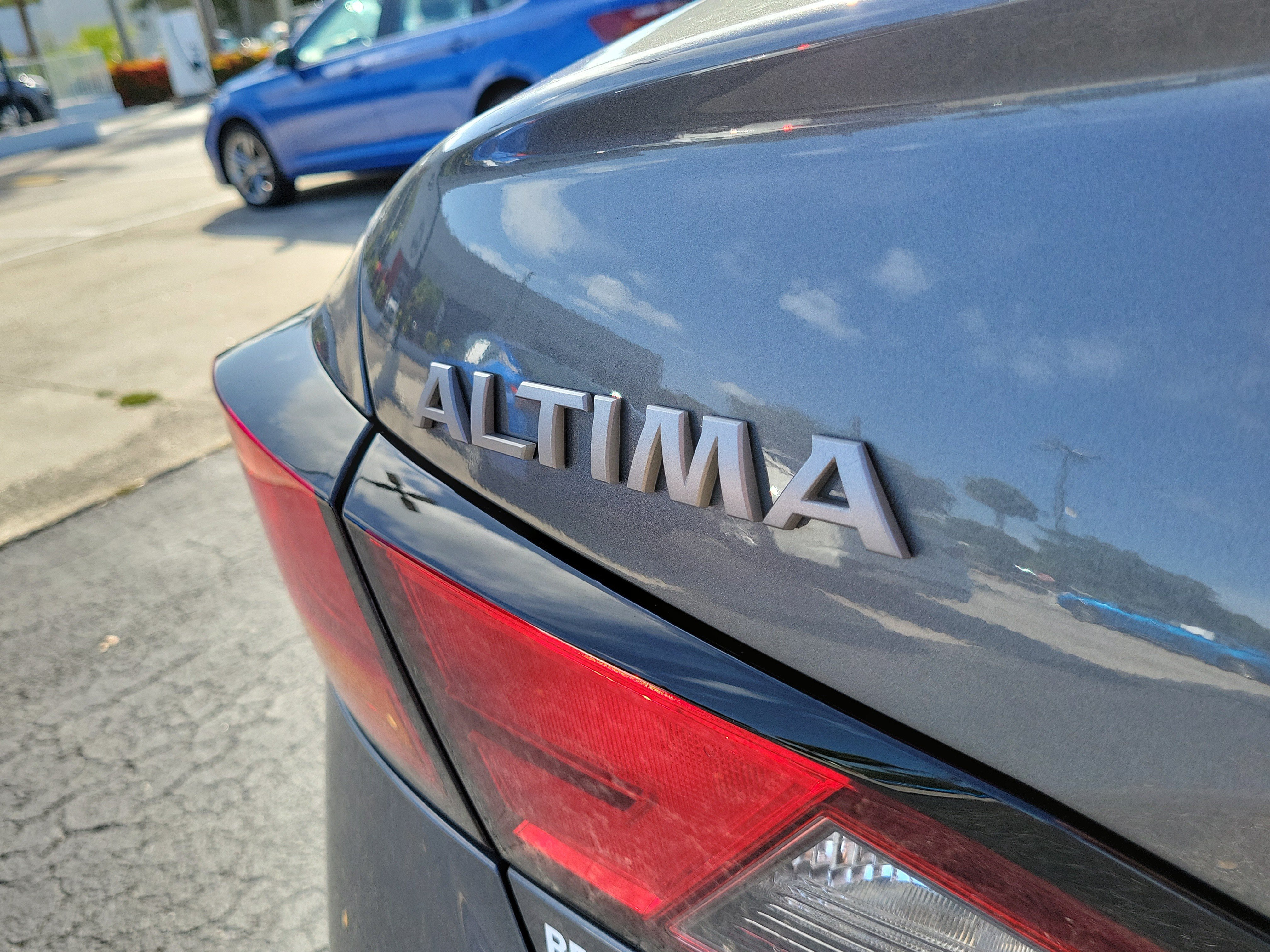 Certified 2025 Nissan Altima 2.5 S FWD image 8