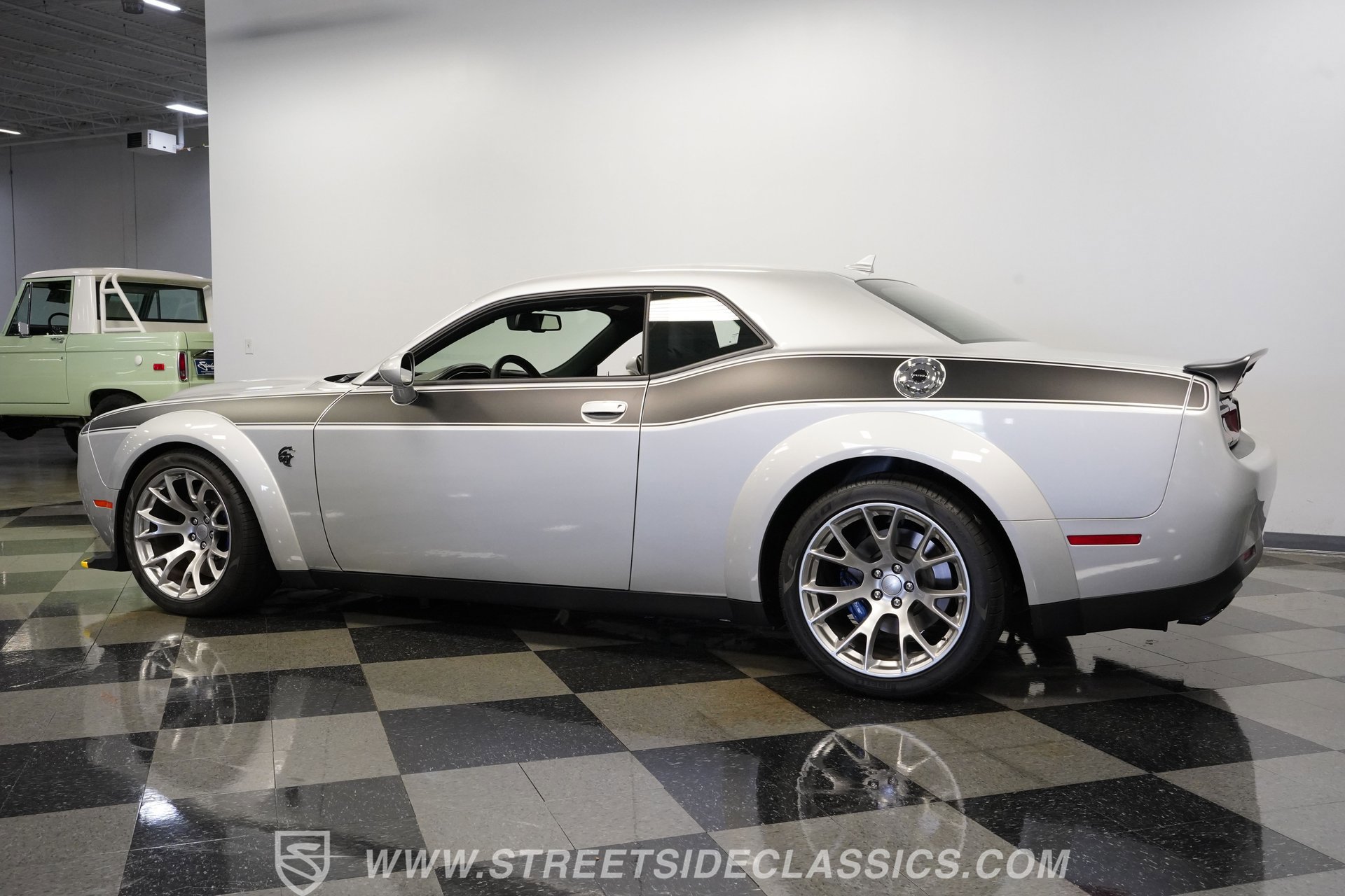 Used 2023 Dodge Challenger SRT Hellcat RWD image 9