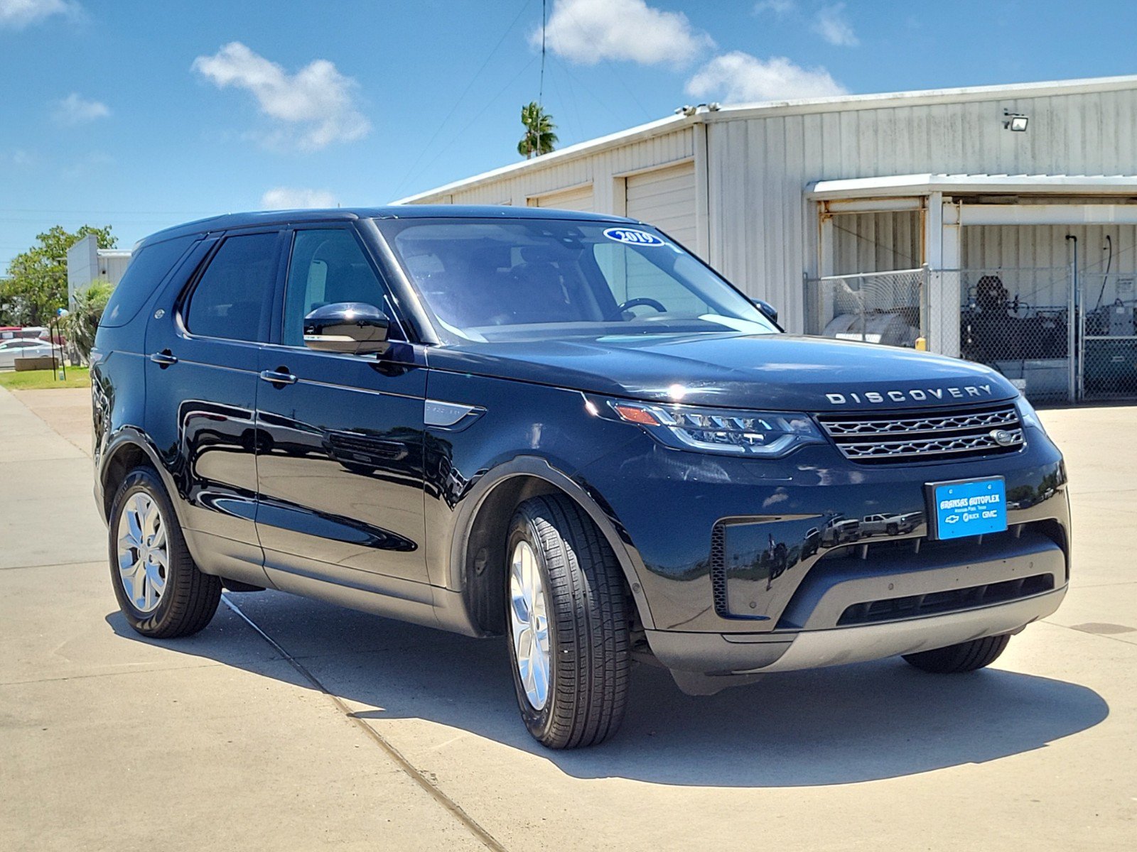 Used 2019 Land Rover Discovery SE AWD/4WD image 3