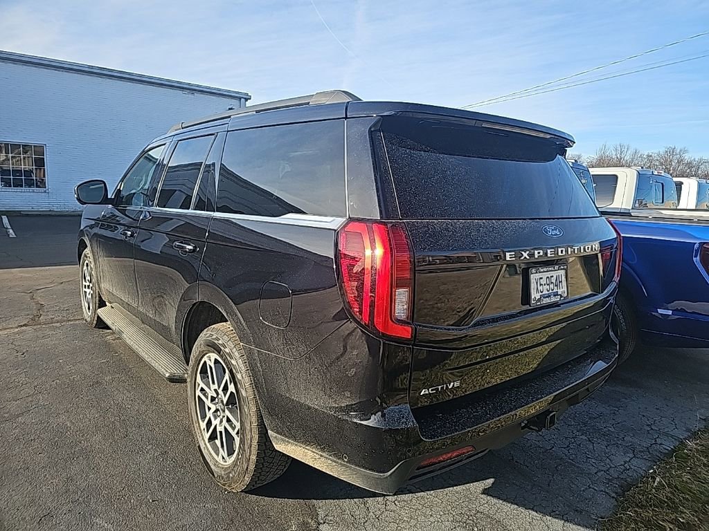 Used 2025 Ford Expedition Active AWD/4WD image 9