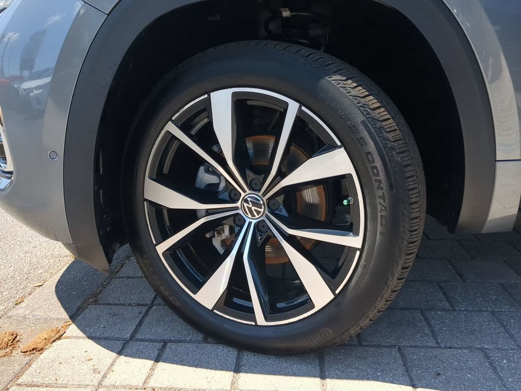 Certified 2025 Volkswagen Atlas SEL Premium R-Line AWD/4WD image 38