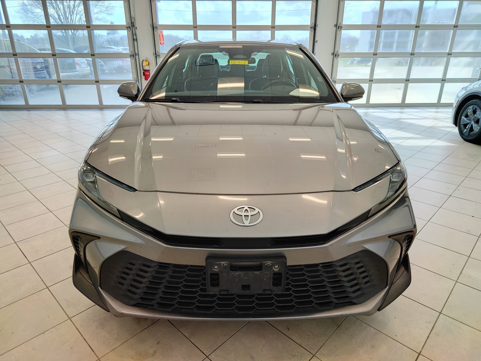 Used 2025 Toyota Camry SE image 9