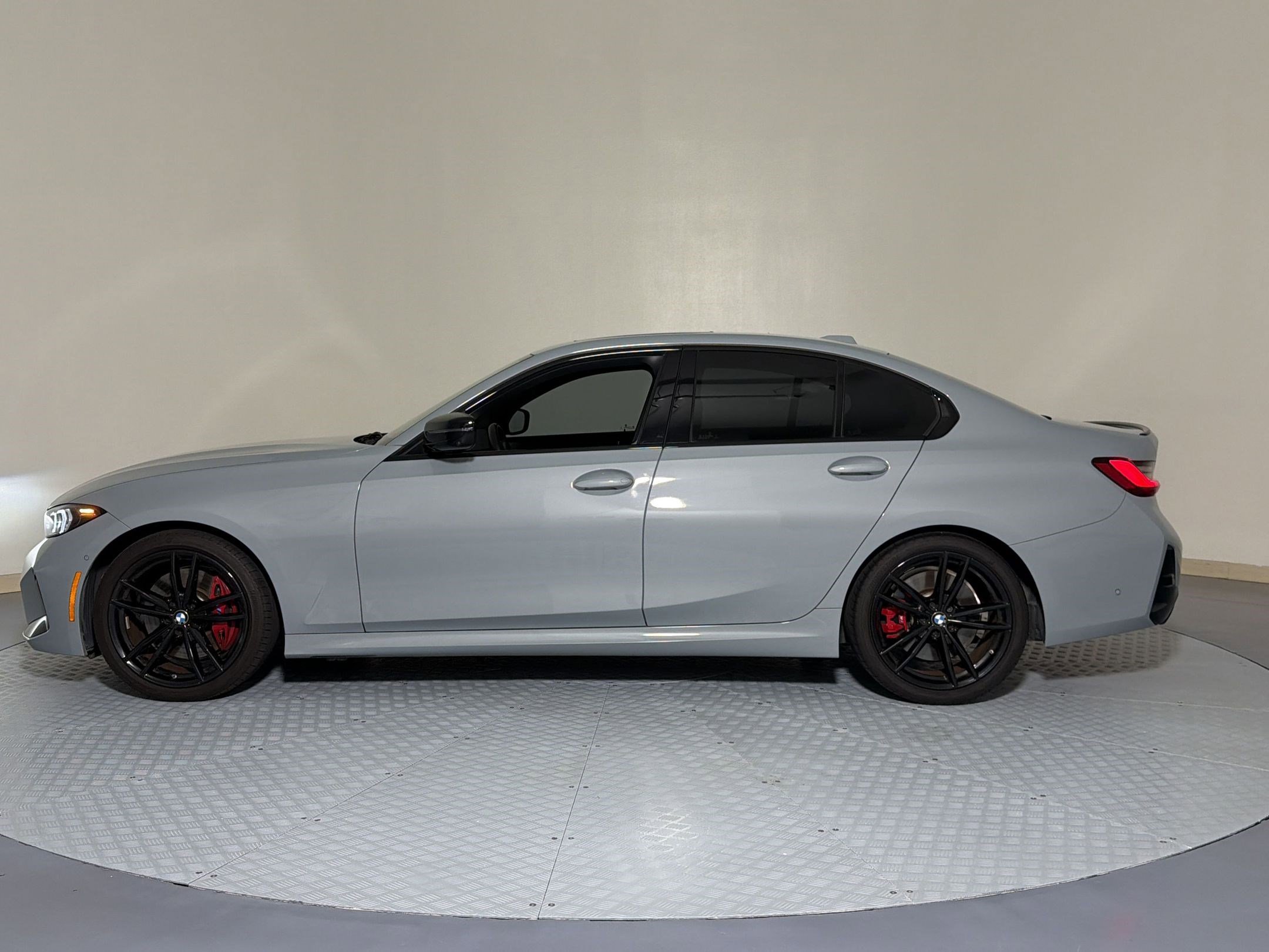 Used 2024 BMW 330i Sedan w/ M Sport Package RWD image 20