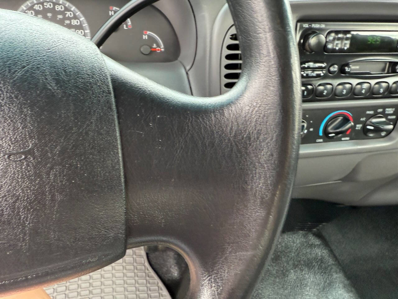 Used 2003 Ford F150 XL image 26