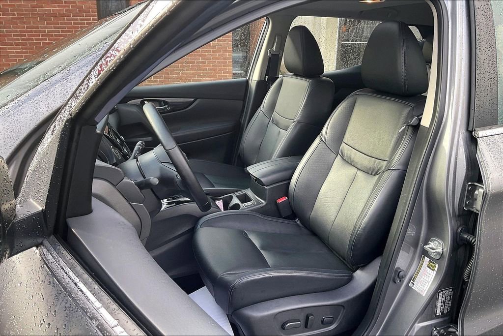 Used 2022 Nissan Rogue Sport SL w/ Premium Package image 24