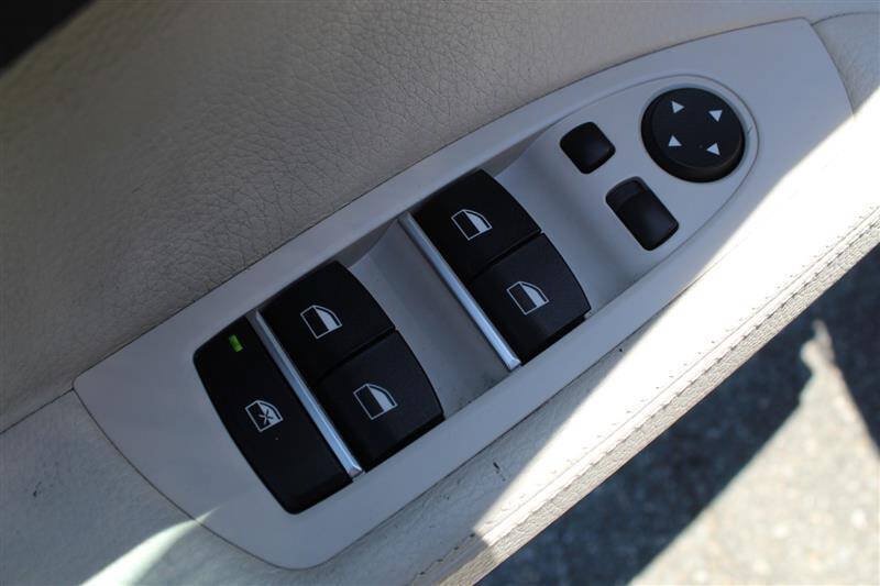 Used 2015 BMW 740Li RWD image 14