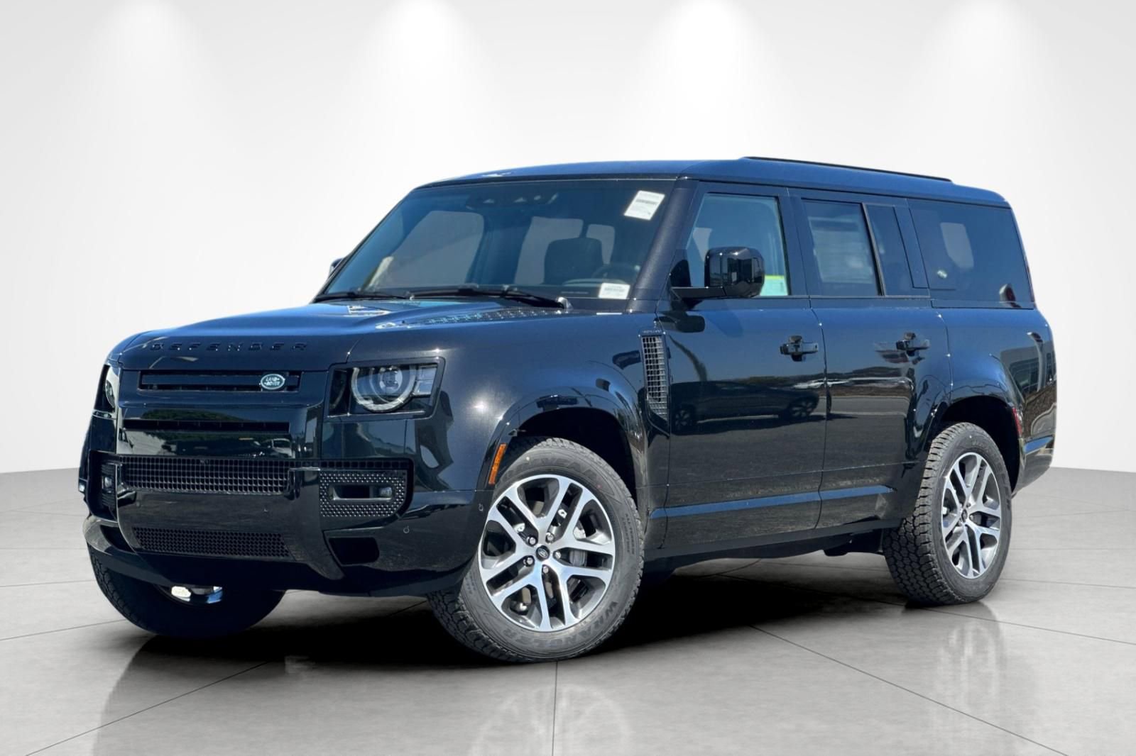 New 2024 Land Rover Defender 130 X-Dynamic SE image 1