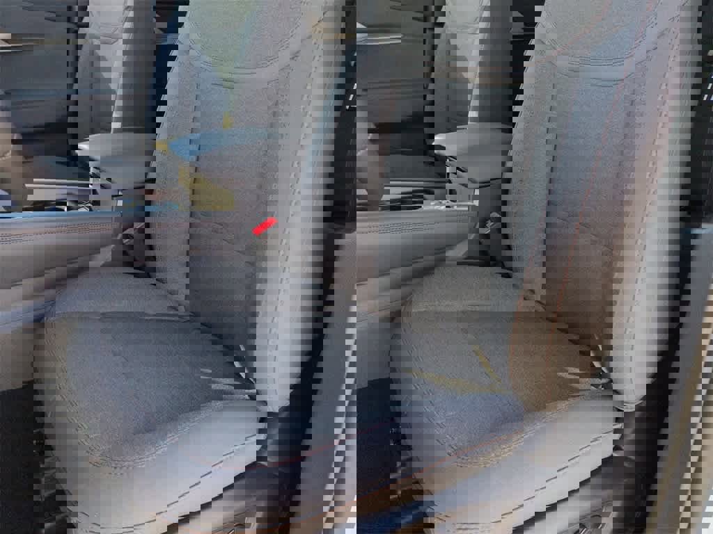 New 2026 Ford Explorer Active image 17