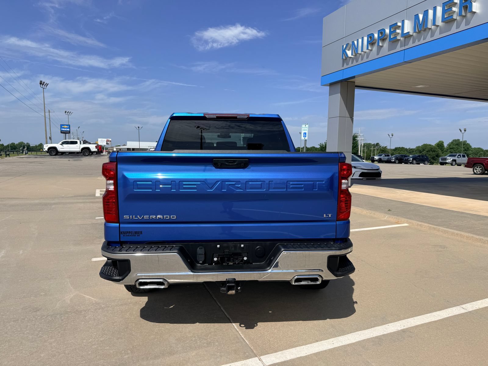 Used 2023 Chevrolet Silverado 1500 LT AWD/4WD image 7