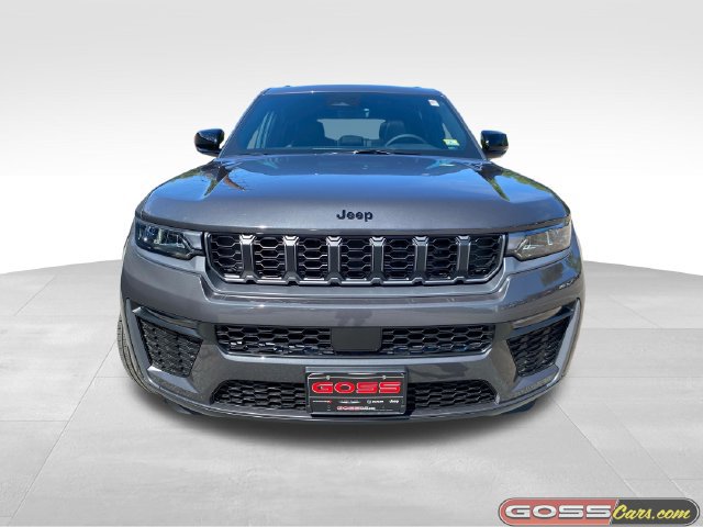 New 2026 Jeep Grand Cherokee Limited w/ Limited Altitude Package AWD/4WD image 2
