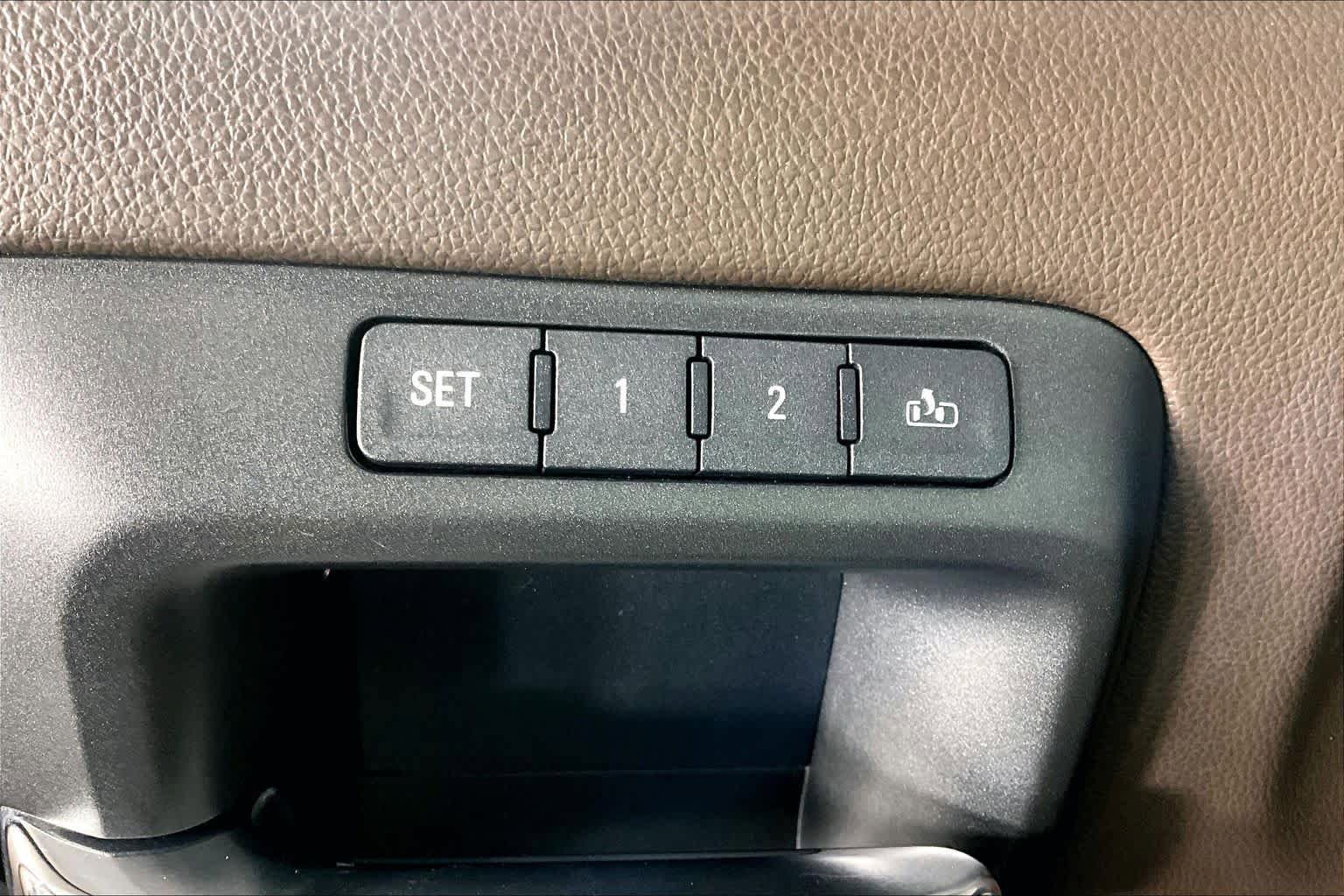 Used 2018 GMC Sierra 1500 SLT w/ Enhanced Driver Alert Package RWD image 35