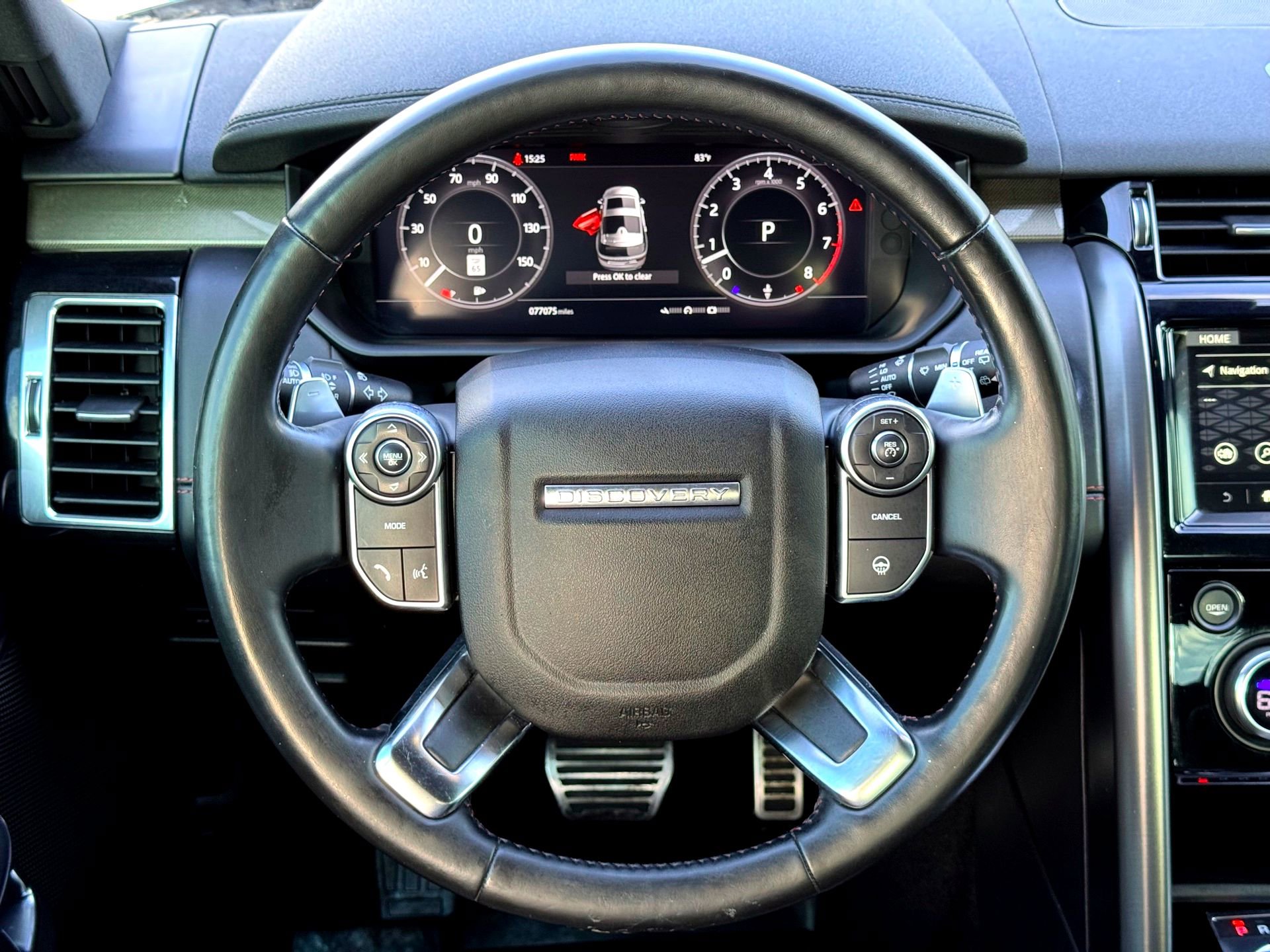 Used 2018 Land Rover Discovery HSE image 29