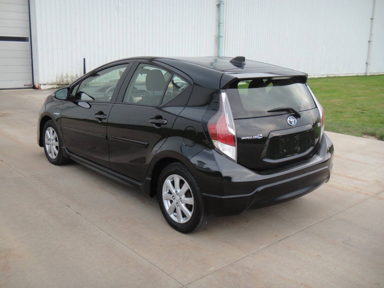 Used 2017 Toyota Prius C Two FWD image 8