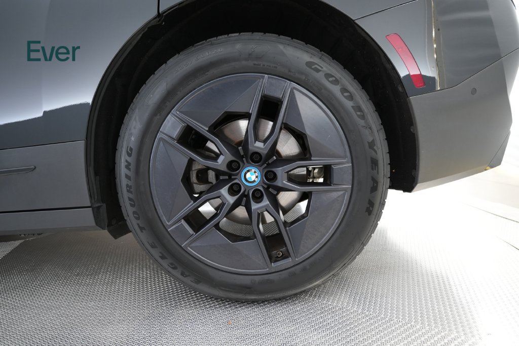 Used 2024 BMW iX xDrive50 AWD/4WD image 9