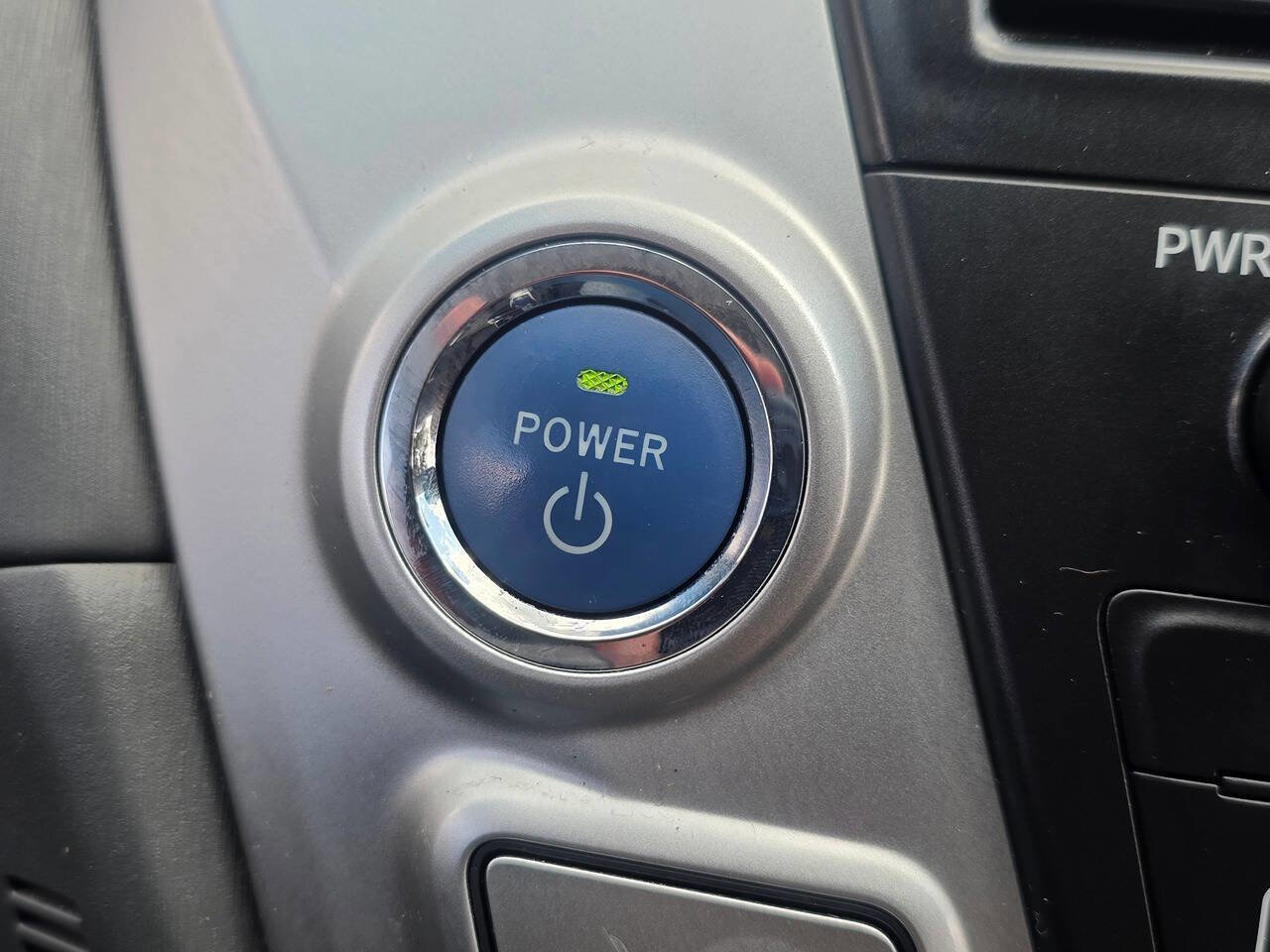 Used 2014 Toyota Prius V Three FWD image 18
