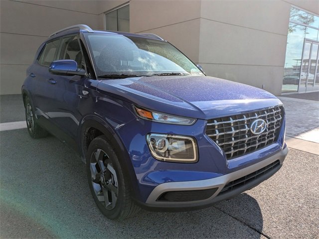 Certified 2025 Hyundai Venue SEL image 4
