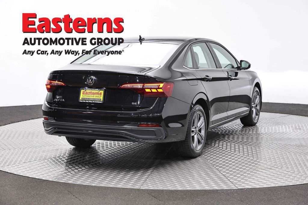 Used 2024 Volkswagen Jetta SE FWD image 5