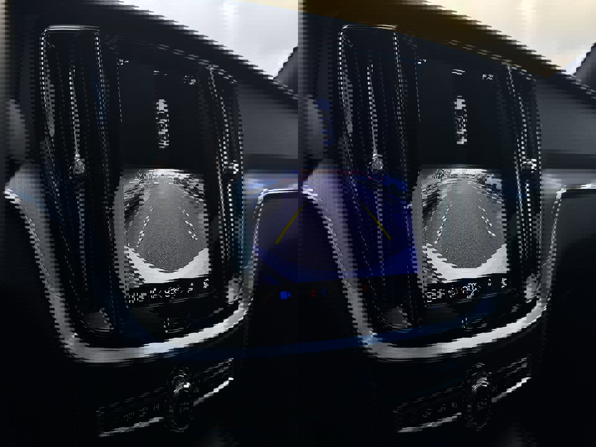 Used 2023 Volvo S60 B5 Plus w/ Climate Package image 15