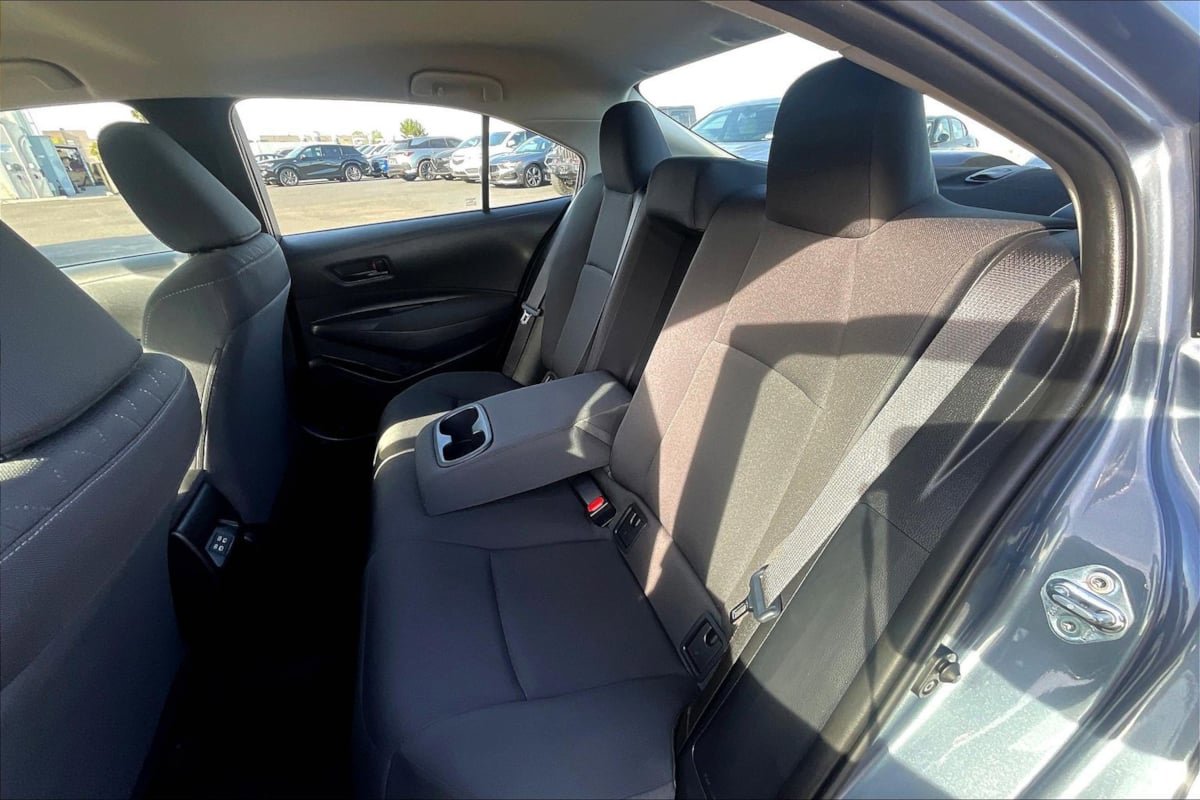 Used 2025 Toyota Corolla LE FWD image 23