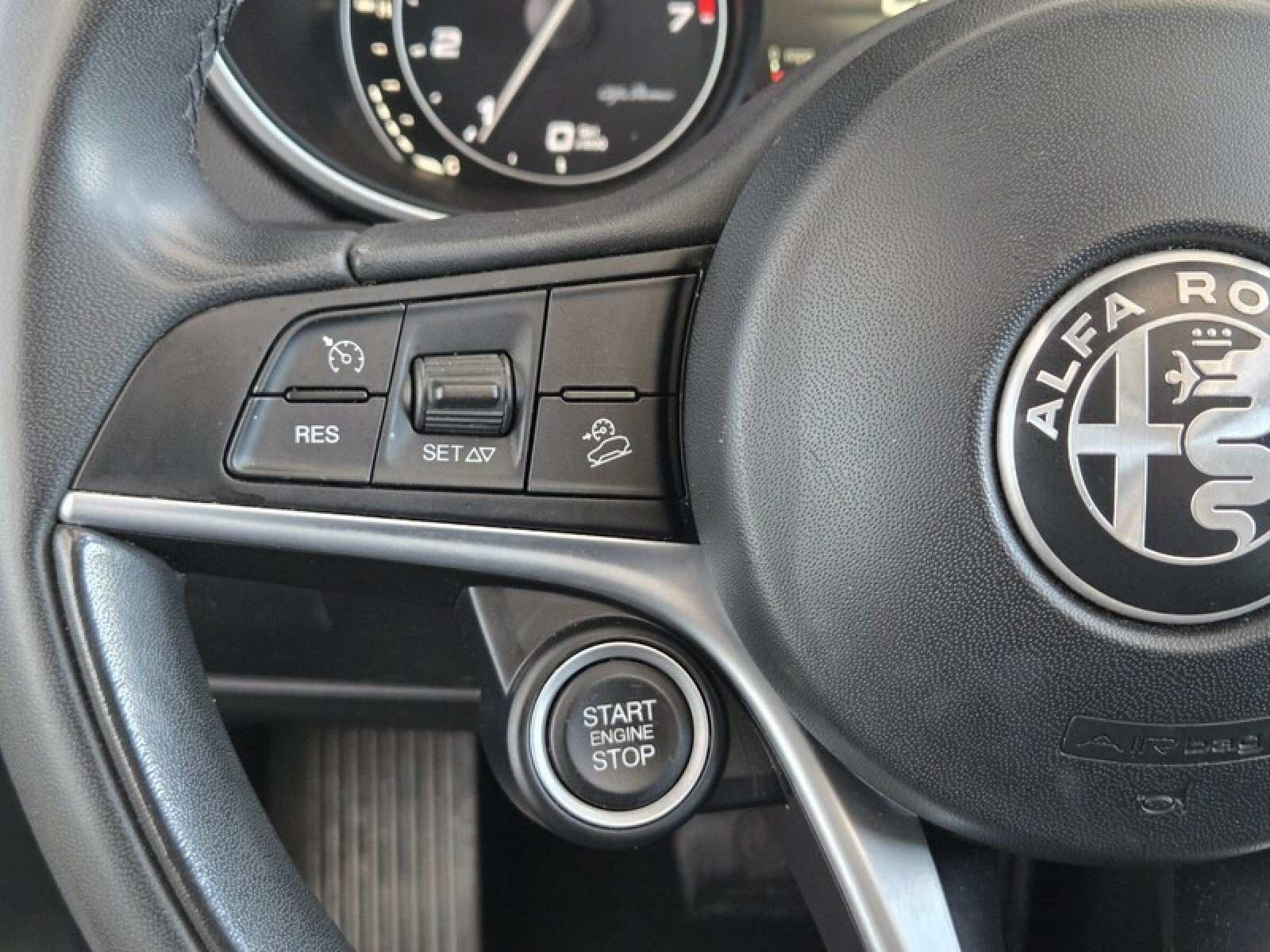Used 2019 Alfa Romeo Stelvio AWD w/ Nero Edizione image 27