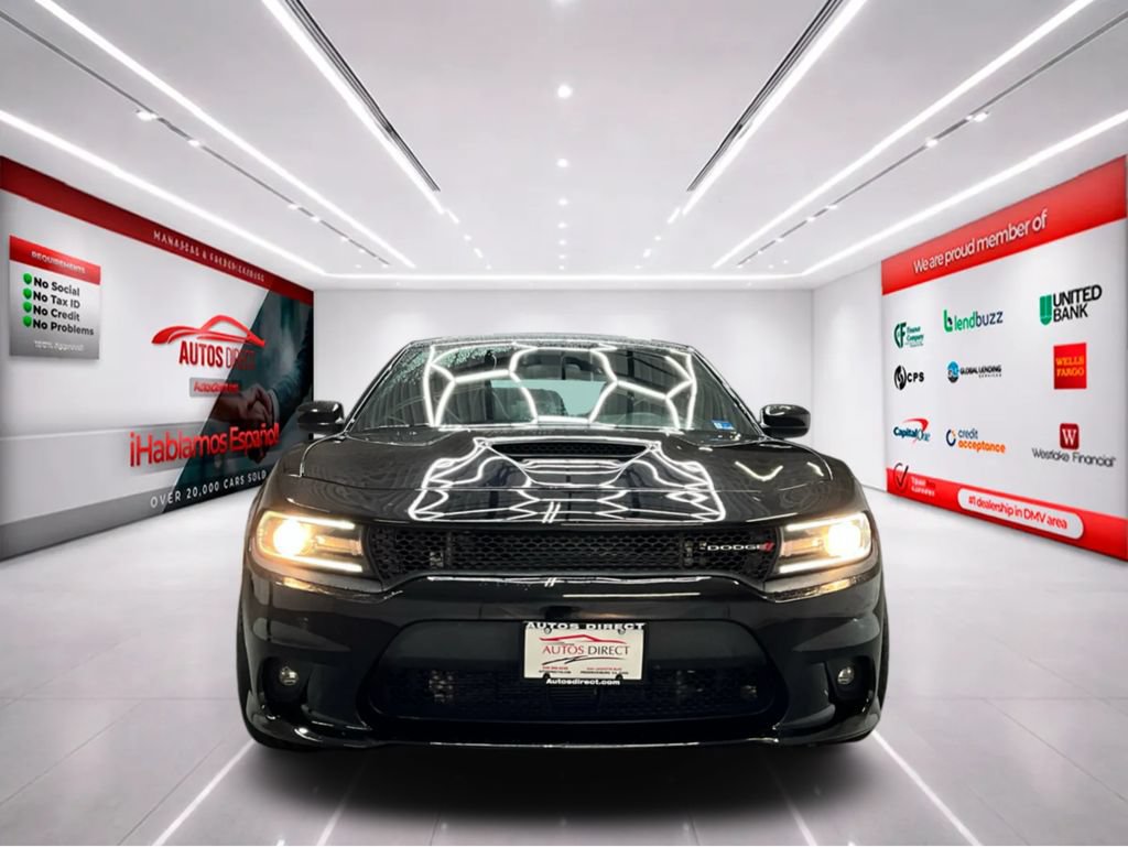 Used 2023 Dodge Charger SXT w/ Blacktop Package RWD image 2