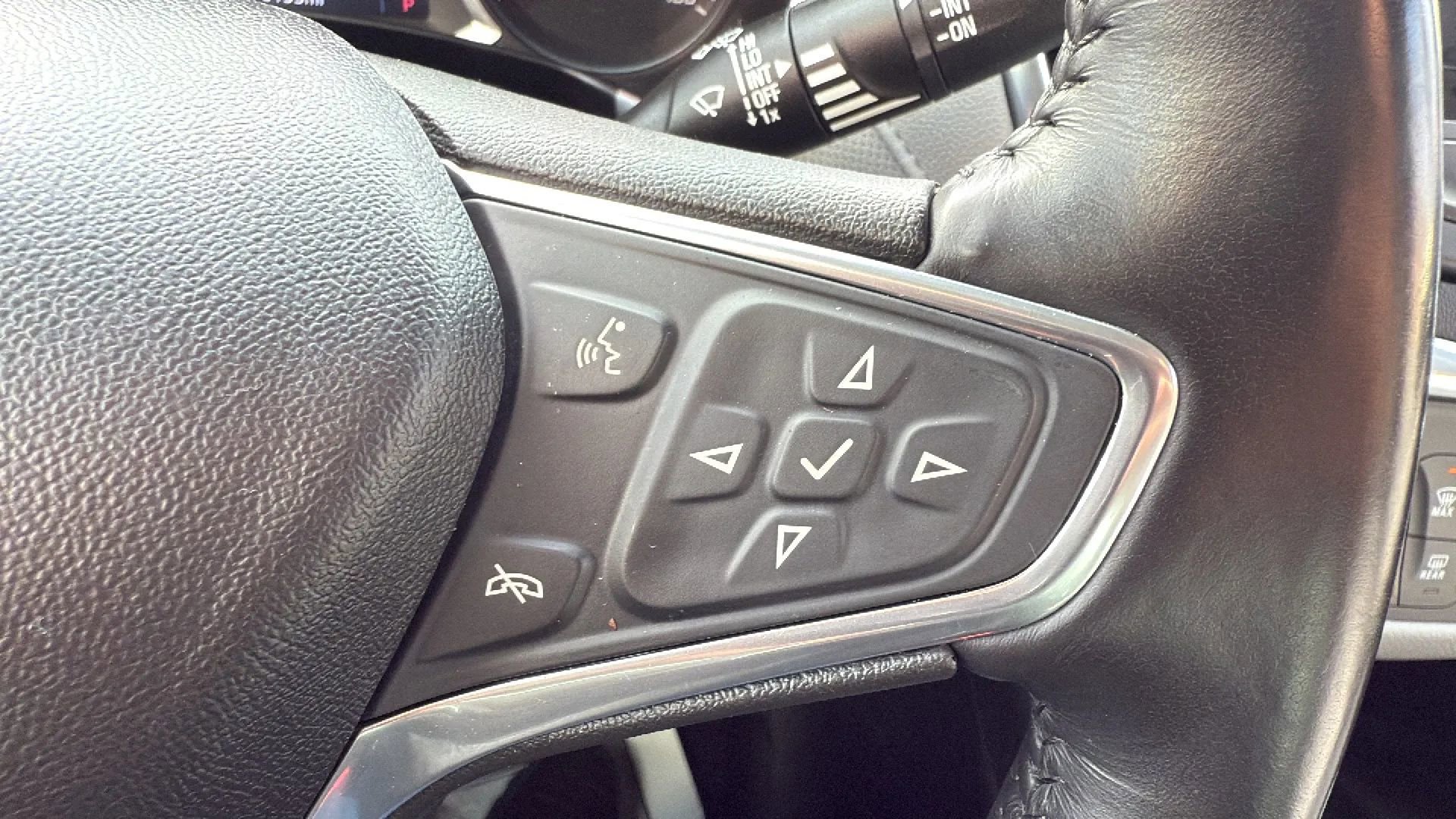 Used 2019 Chevrolet Equinox Premier AWD/4WD image 11